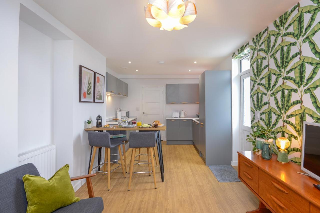 Apartment Two - Private Car Park, Comfortable And Well Equipped - By Ocean City Retreats Plymouth Exteriér fotografie